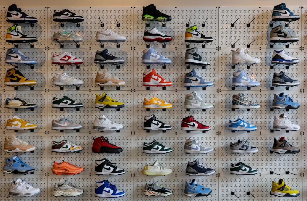 Footwear display retail — wholesale shoe sourcing direction